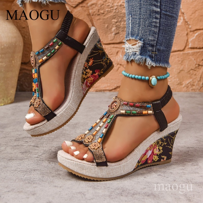 Ethnic Modern Fashion - Boho sandalen met kralen en bloemenprint