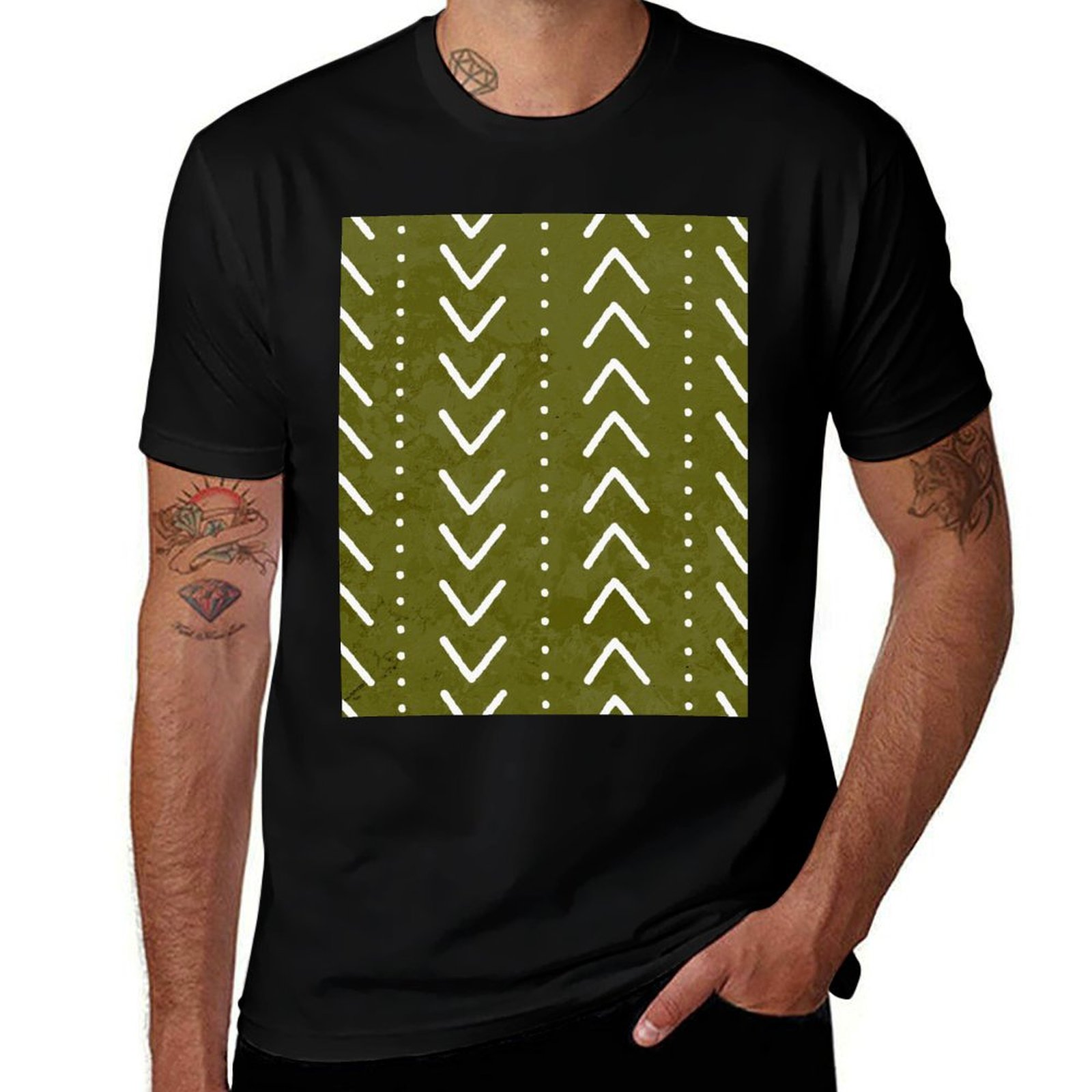 Mudcloth Print Top - Olijfgroen T-shirt met modderdoek-pijlenpatroon, lichtgewicht casual